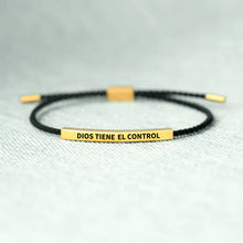 Load image into Gallery viewer, PULSERA PROTECTORA - DIOS TIENE EL CONTROL
